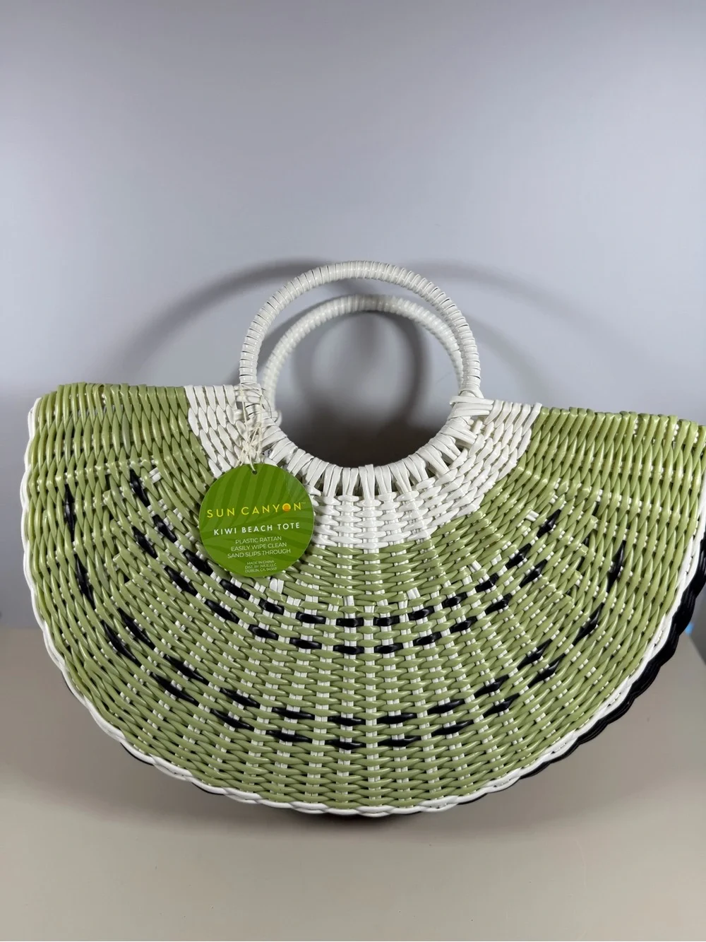 Kiwi Woven Tote in White and Green